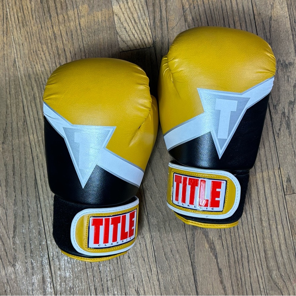 Title Classic Boxing Gloves Yellow & Black Size L